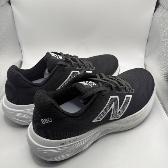 New Balance Men\'s Running Shoe X 880v 15  BLACK/WHITE Size 11.5D New main image 4
